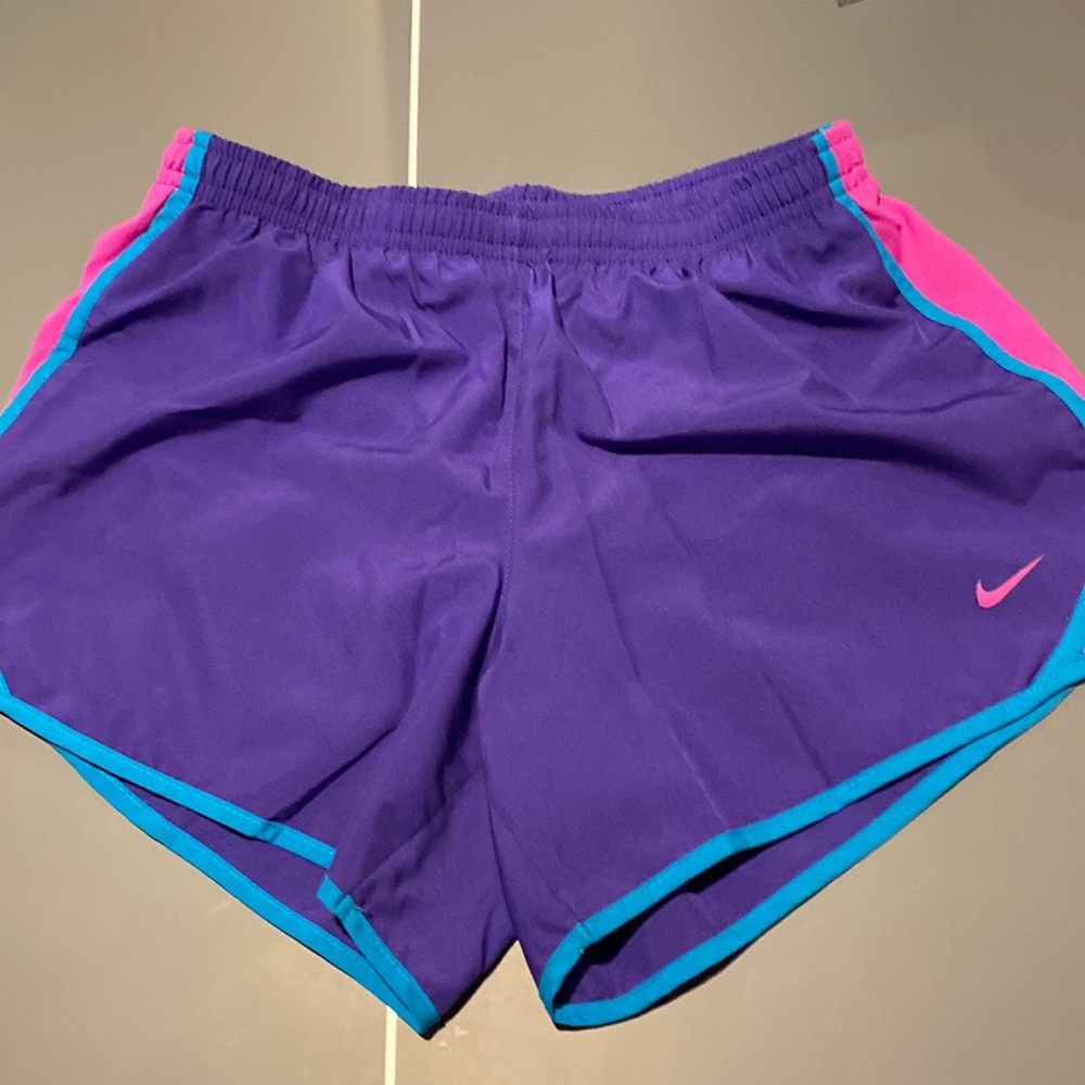 Nike dri-fit girl shorts size L (14-16)